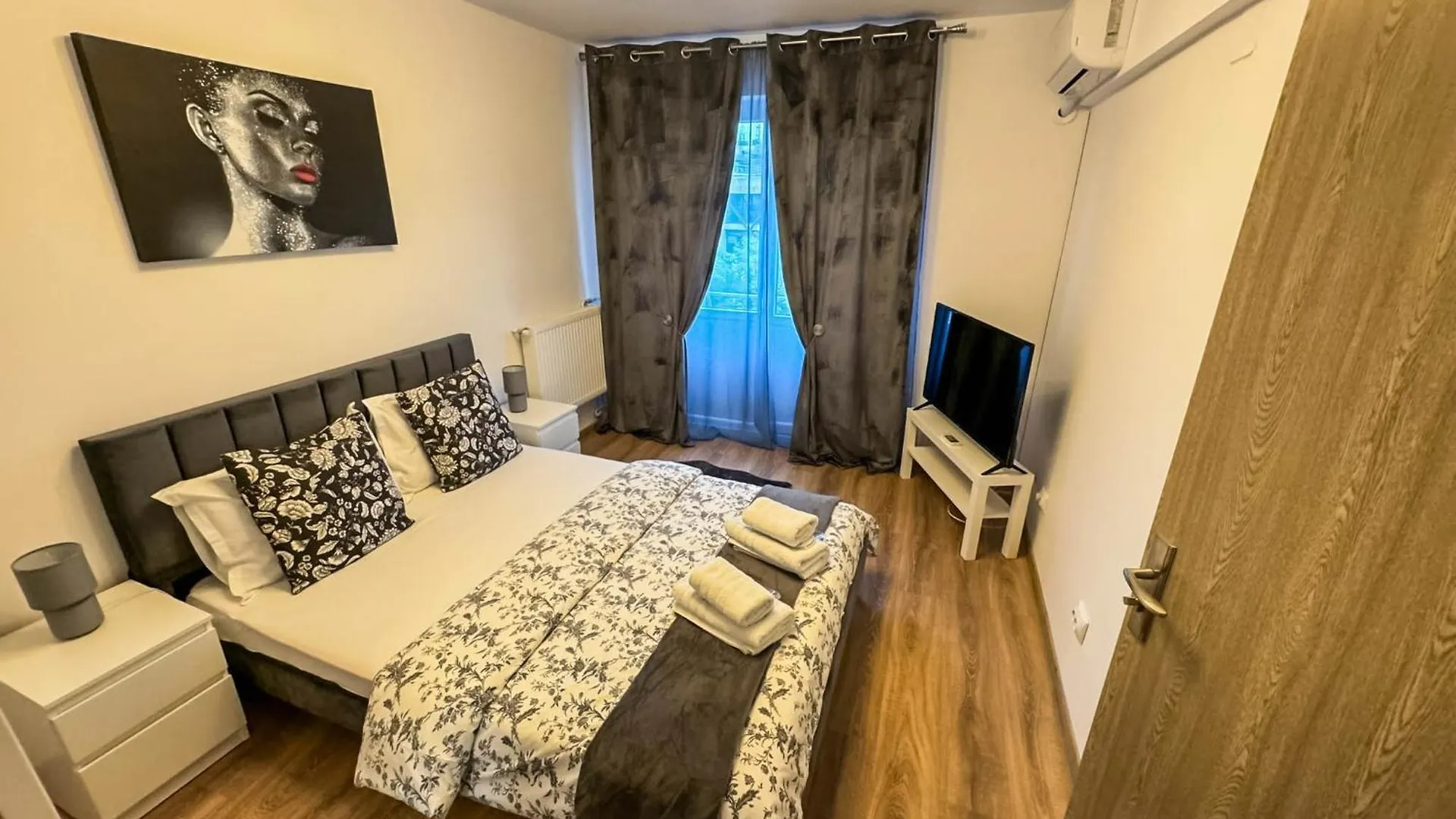 Sunrise Apartments City Center Бухарест